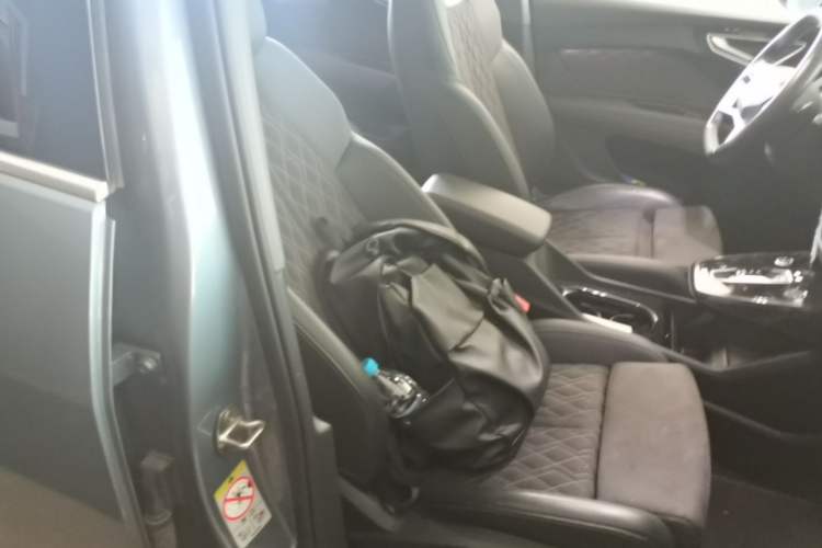 Used Audi Q4 e-tron 2023 50 e-tron quattro Creation Edition Right Front Seat