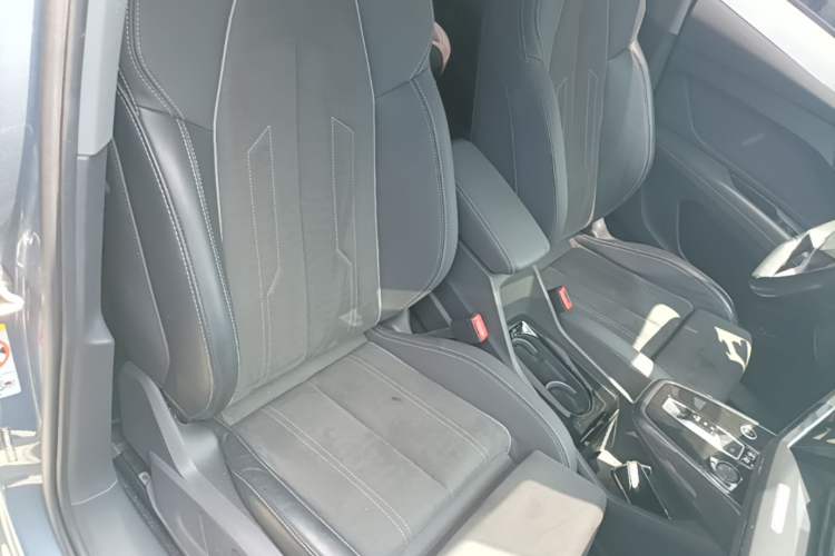 Used Audi Q4 e-tron 2023 50 e-tron quattro Visionary Edition Right Front Seat