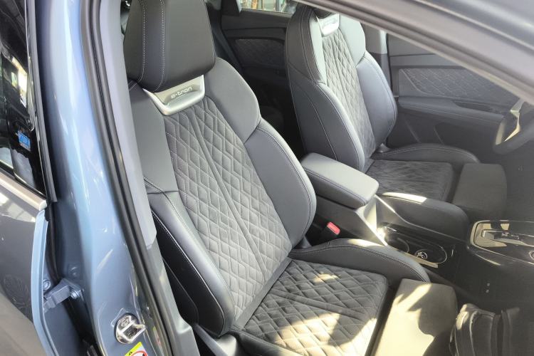 Used Audi Q4 e-tron 2023 50 e-tron quattro Creation Edition Right Front Seat