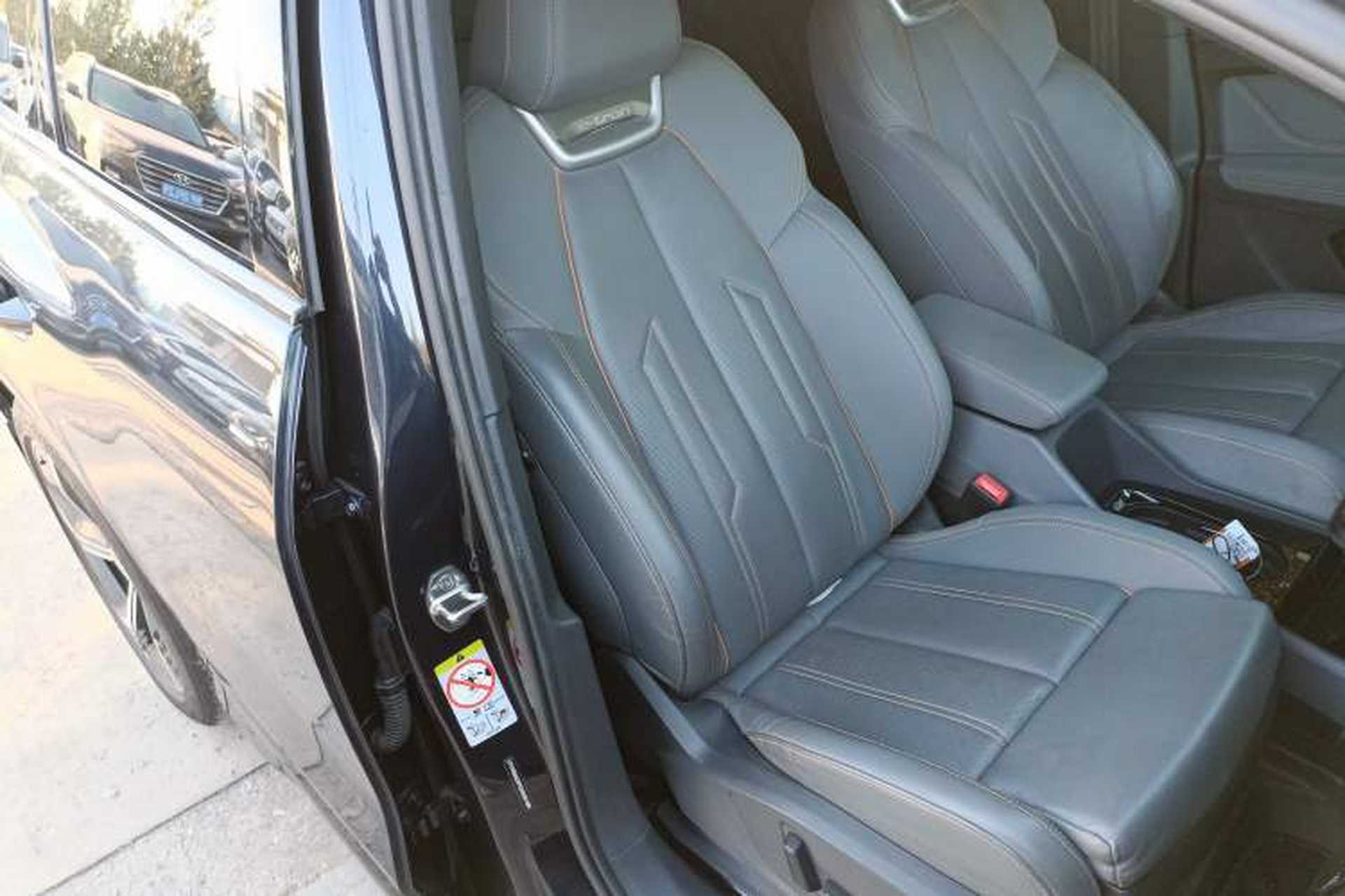 Used Audi Q4 e-tron 2023 40 e-tron Creation Edition Midnight Right Front Seat
