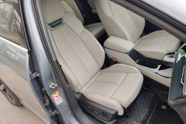 Used Audi Q4 e-tron 2023 40 e-tron Creation Edition Midnight Right Front Seat