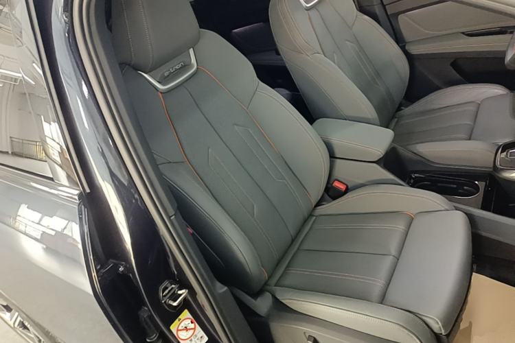 Used Audi Q4 e-tron 2023 40 e-tron Creation Edition Midnight Right Front Seat
