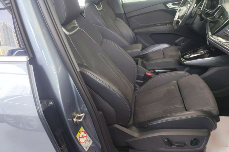 Used Audi Q4 e-tron 2023 50 e-tron quattro Visionary Edition Right Front Seat