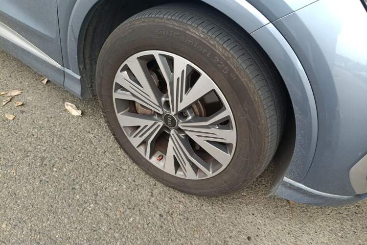 Used Audi Q4 e-tron 2023 40 e-tron Adventure Edition Right Front Wheel Hub