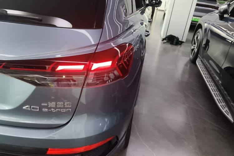 Used Audi Q4 e-tron 2023 40 e-tron Creation Edition Midnight Right Rear Taillight