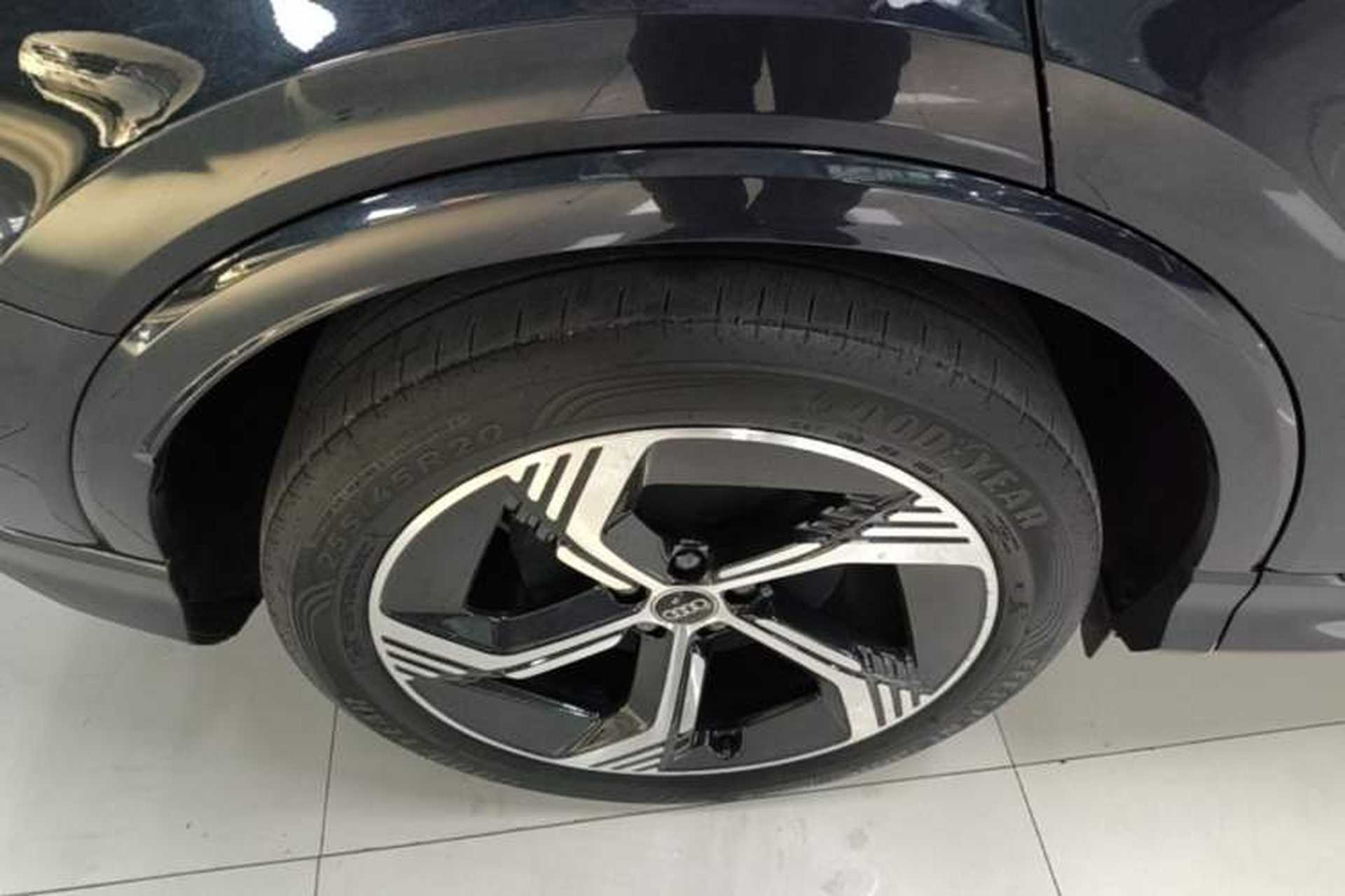 Used Audi Q4 e-tron 2023 40 e-tron Creation Edition Midnight Right Rear Wheel Hub