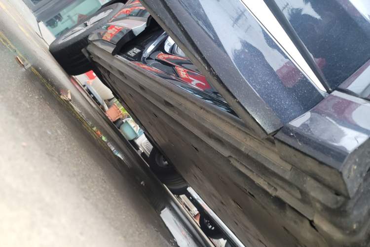 Used Audi Q4 e-tron 2023 40 e-tron Adventure Edition Right Side Sill