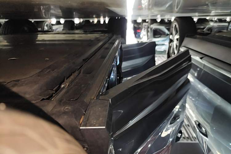 Used Audi Q4 e-tron 2023 40 e-tron Adventure Edition Right Side Sill