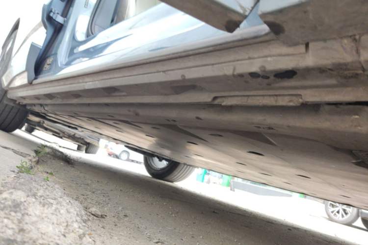 Used Audi Q4 e-tron 2023 40 e-tron Creation Edition Midnight Right Side Sill