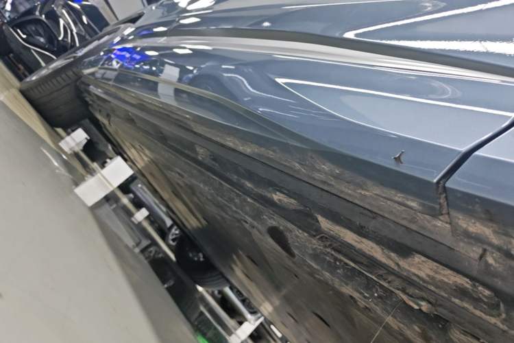 Used Audi Q4 e-tron 2023 40 e-tron Adventure Edition Right Side Sill