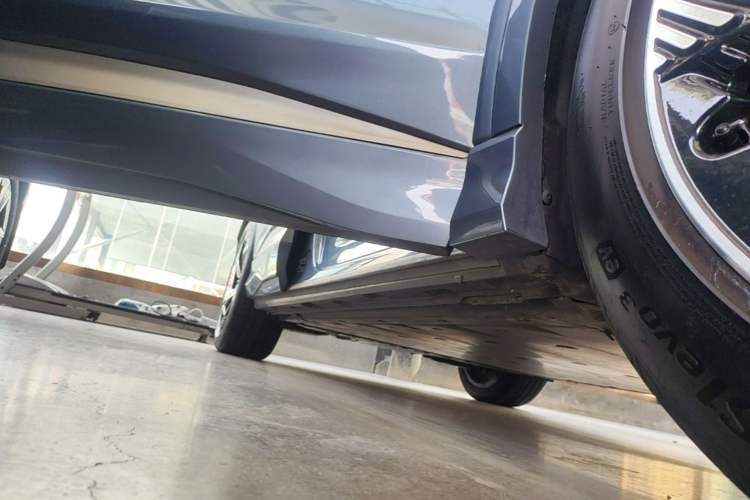 Used Audi Q4 e-tron 2023 50 e-tron quattro Visionary Edition Right Side Sill