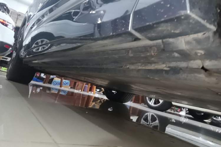 Used Audi Q4 e-tron 2023 40 e-tron Boundary Edition Right Side Sill
