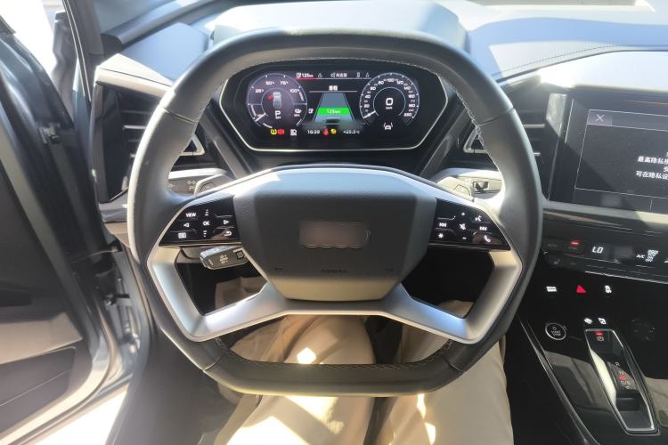 Used Audi Q4 e-tron 2023 50 e-tron quattro Creation Edition Steering Wheel