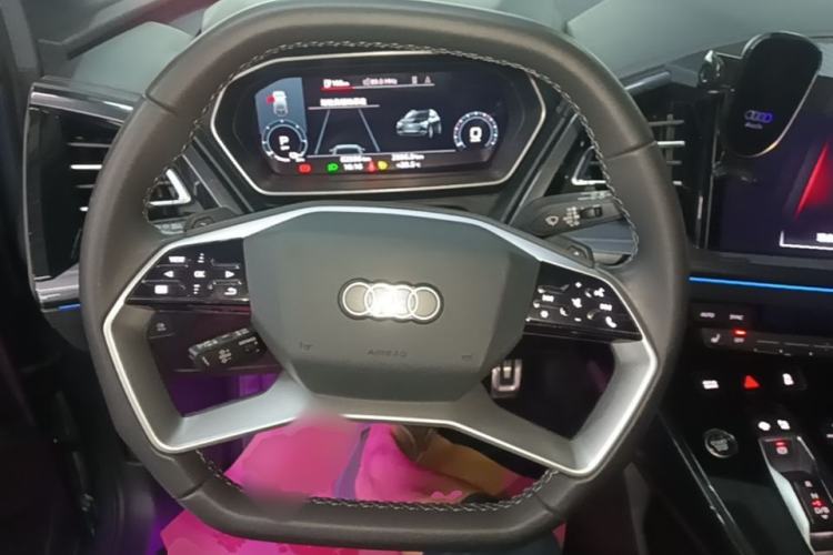 Used Audi Q4 e-tron 2023 40 e-tron Boundary Edition Steering Wheel