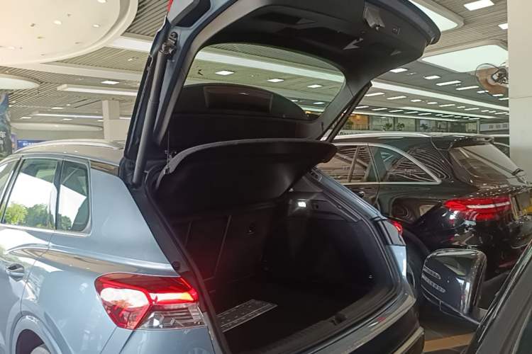 Used Audi Q4 e-tron 2023 40 e-tron Boundary Edition Trunk
