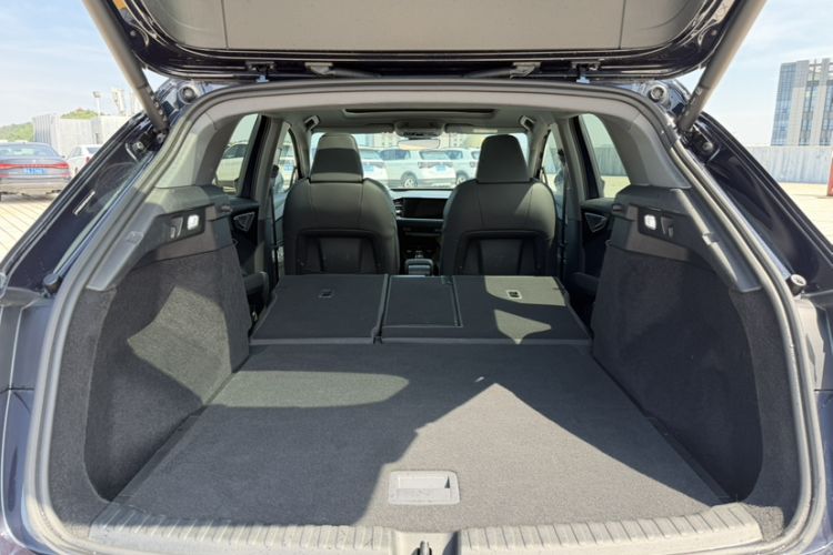 Used Audi Q4 e-tron 2023 40 e-tron Boundary Edition Trunk
