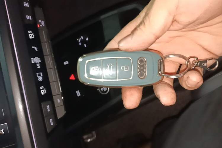 Used Audi Q4 e-tron 2023 50 e-tron quattro Visionary Edition Vehicle Key