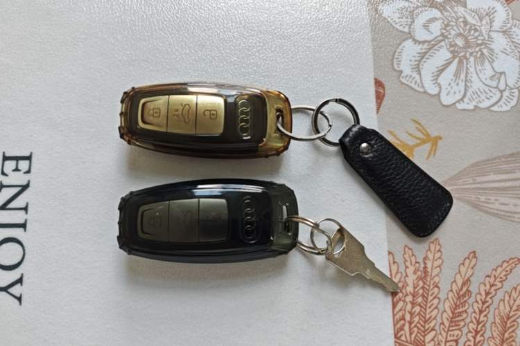 Used Audi Q4 e-tron 2023 40 e-tron Creation Edition Midnight Vehicle Key