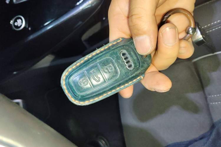 Used Audi Q4 e-tron 2023 40 e-tron Creation Edition Midnight Vehicle Key