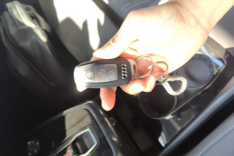 Used Audi Q4 e-tron 2023 50 e-tron quattro Creation Edition Vehicle Key