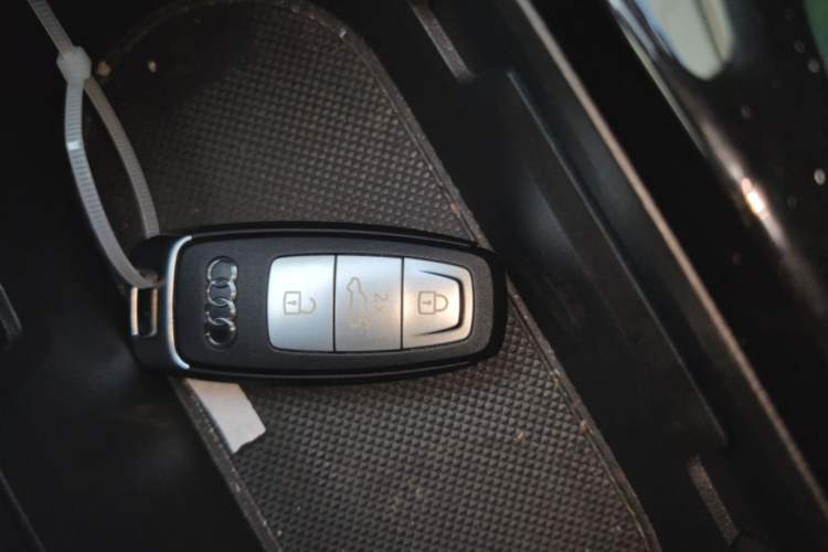 Used Audi Q4 e-tron 2023 40 e-tron Creation Edition Midnight Vehicle Key