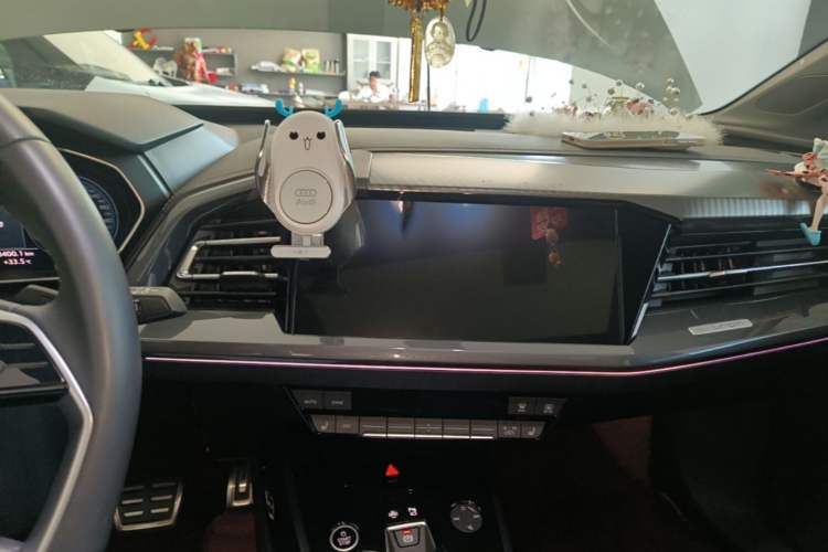 Used Audi Q4 e-tron 2023 40 e-tron Boundary Edition Audio And AC Panel