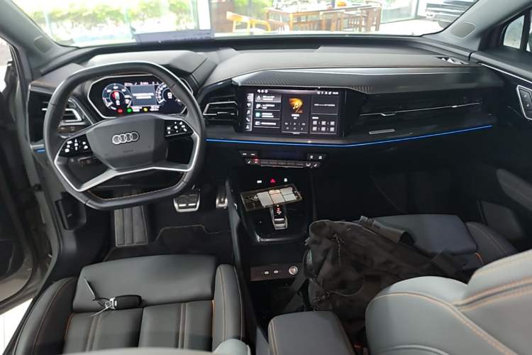 Used Audi Q4 e-tron 2023 40 e-tron Boundary Edition Center Console