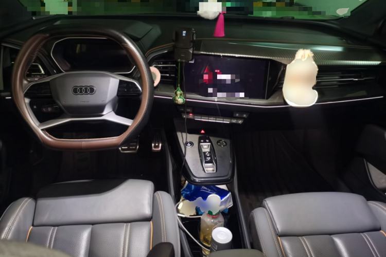 Used Audi Q4 e-tron 2023 40 e-tron Boundary Edition Center Console