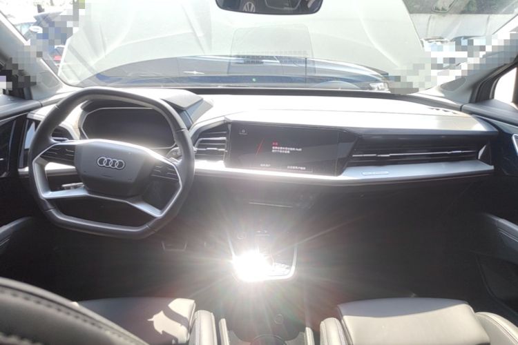 Used Audi Q4 e-tron 2023 40 e-tron Adventure Edition Center Console