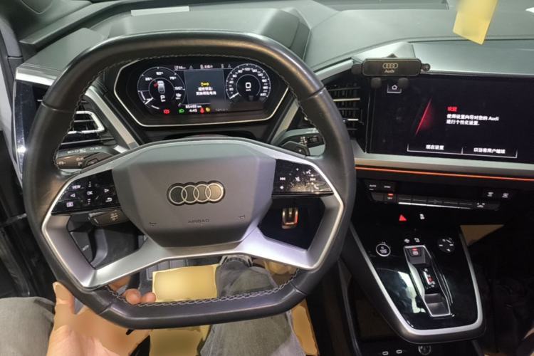 Used Audi Q4 e-tron 2023 40 e-tron Adventure Edition Center Console