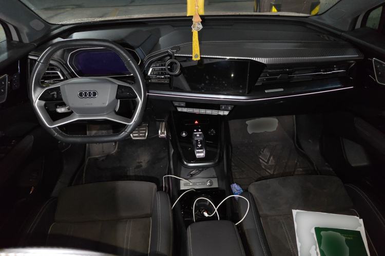 Used Audi Q4 e-tron 2023 40 e-tron Boundary Edition Center Console