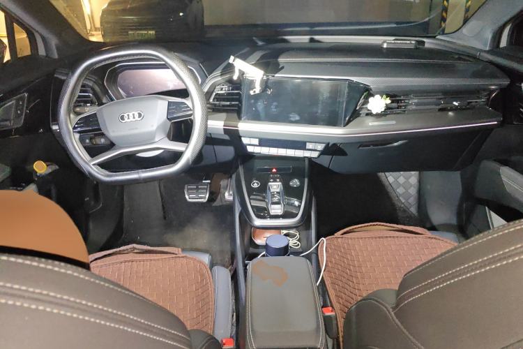 Used Audi Q4 e-tron 2023 40 e-tron Adventure Edition Center Console