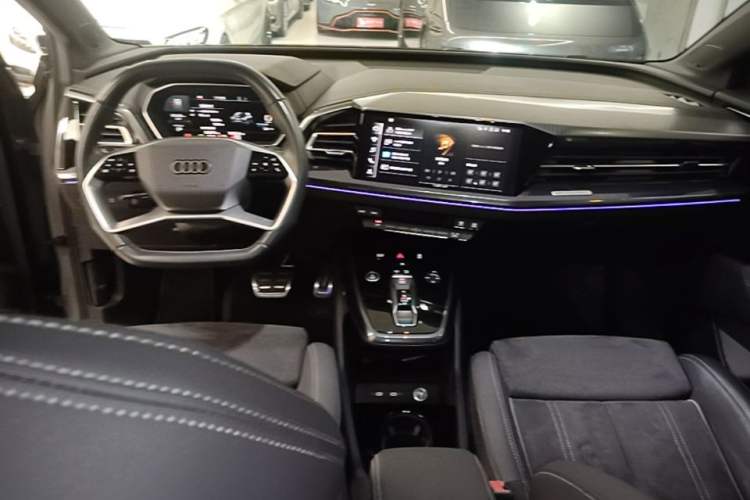 Used Audi Q4 e-tron 2023 50 e-tron quattro Visionary Edition Center Console