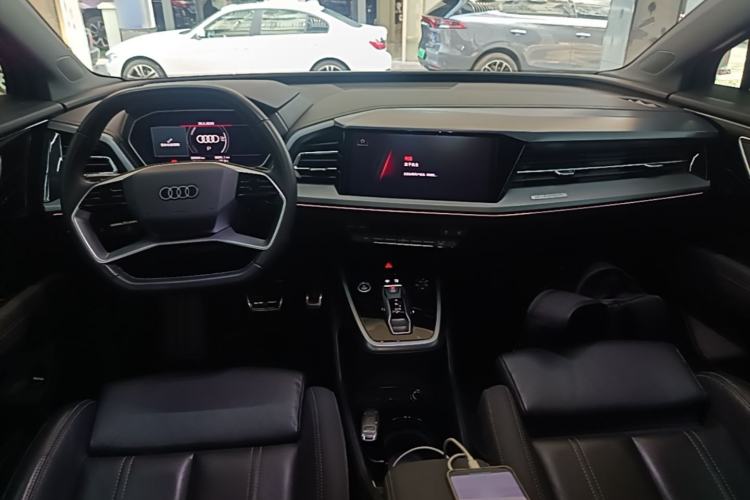 Used Audi Q4 e-tron 2023 40 e-tron Adventure Edition Center Console