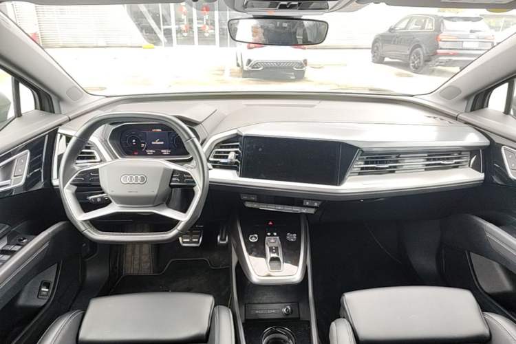 Used Audi Q4 e-tron 2023 40 e-tron Adventure Edition Center Console