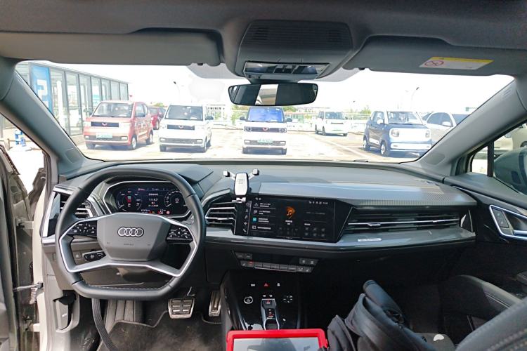 Used Audi Q4 e-tron 2023 40 e-tron Boundary Edition Center Console