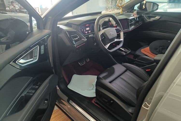 Used Audi Q4 e-tron 2023 40 e-tron Boundary Edition Driver Seat
