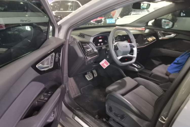 Used Audi Q4 e-tron 2023 40 e-tron Boundary Edition Driver Seat
