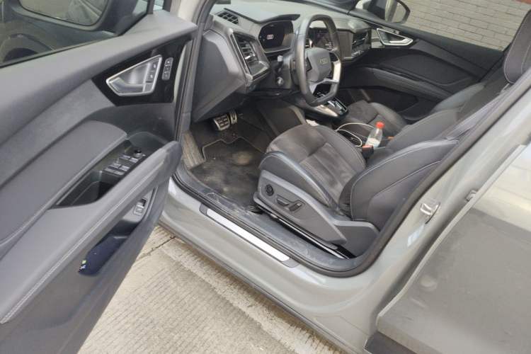 Used Audi Q4 e-tron 2023 40 e-tron Creation Edition Midnight Driver Seat