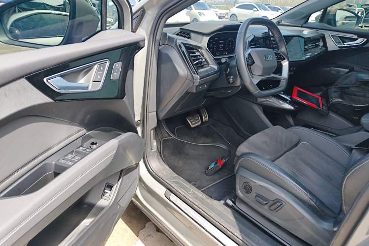Used Audi Q4 e-tron 2023 40 e-tron Boundary Edition Driver Seat