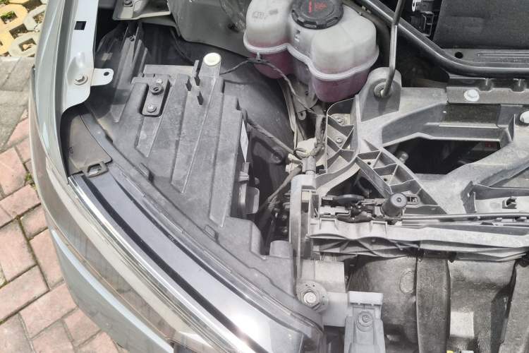 Used Audi Q4 e-tron 2023 50 e-tron quattro Visionary Edition Engine Bay Right