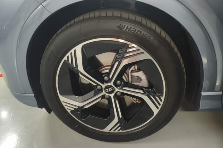 Used Audi Q4 e-tron 2023 50 e-tron quattro Visionary Edition Exterior 4