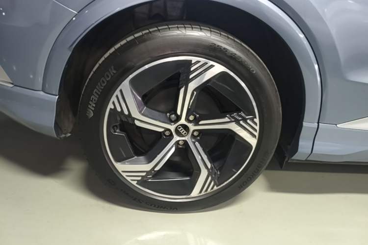Used Audi Q4 e-tron 2023 50 e-tron quattro Visionary Edition Exterior 5