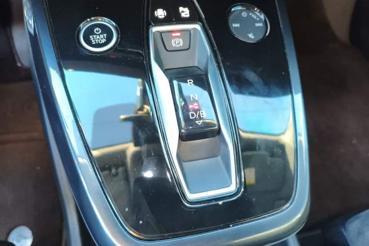 Used Audi Q4 e-tron 2023 40 e-tron Boundary Edition Gear Lever
