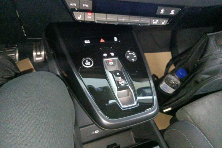 Used Audi Q4 e-tron 2023 40 e-tron Boundary Edition Gear Lever
