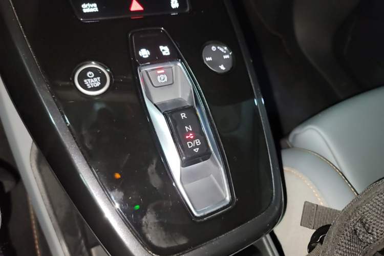 Used Audi Q4 e-tron 2023 40 e-tron Boundary Edition Gear Lever