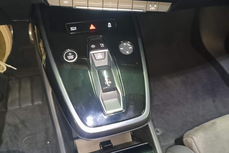 Used Audi Q4 e-tron 2023 50 e-tron quattro Visionary Edition Gear Lever