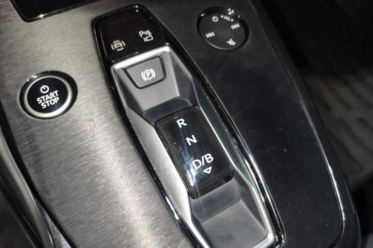 Used Audi Q4 e-tron 2023 40 e-tron Boundary Edition Gear Lever