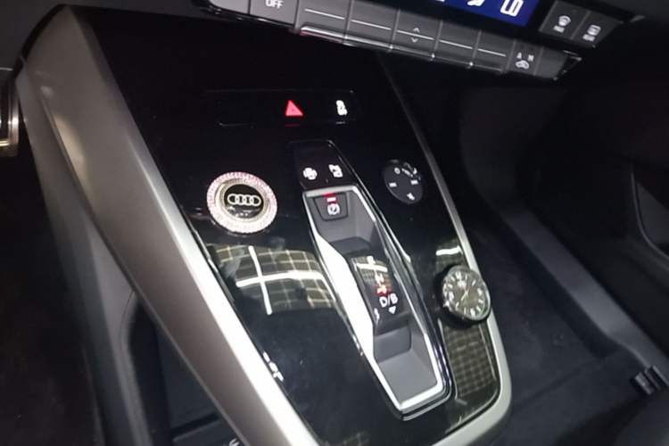 Used Audi Q4 e-tron 2023 40 e-tron Adventure Edition Gear Lever