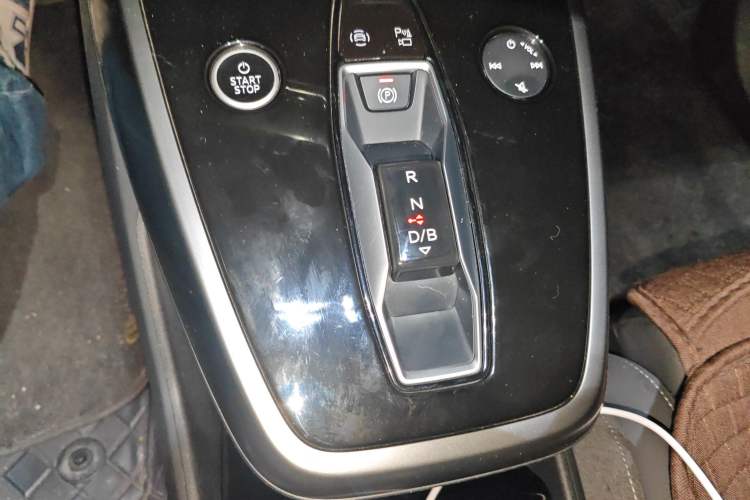 Used Audi Q4 e-tron 2023 40 e-tron Adventure Edition Gear Lever